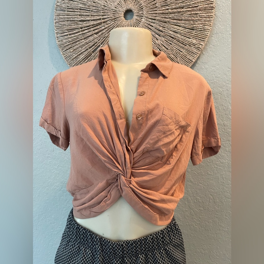 Cropped Buttoned Top